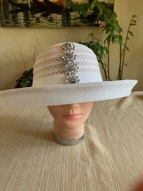 Elegant White Women's Straw Hat with Crystal Floral Trim